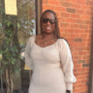 Meet your Posher, Queen b